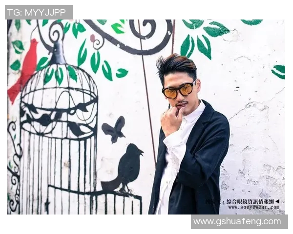 当球星踏上时尚伸展台足球与模特交织的魅力新风尚 当球星踏上时尚伸展台足球与模特交织的魅力新风尚