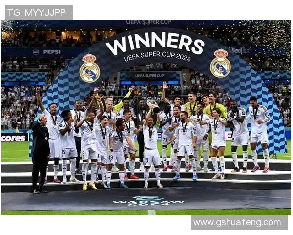 施耐德的辉煌足球生涯与背后的冠军梦想解析 施耐德的辉煌足球生涯与背后的冠军梦想解析